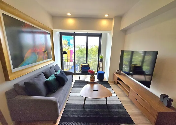 Perfect 2 Bedroom *